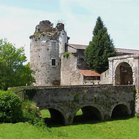 Château De La Galissonnière Bed & Breakfast