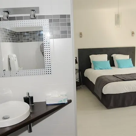 Bed and breakfast Chateau De La Galissonniere 3*